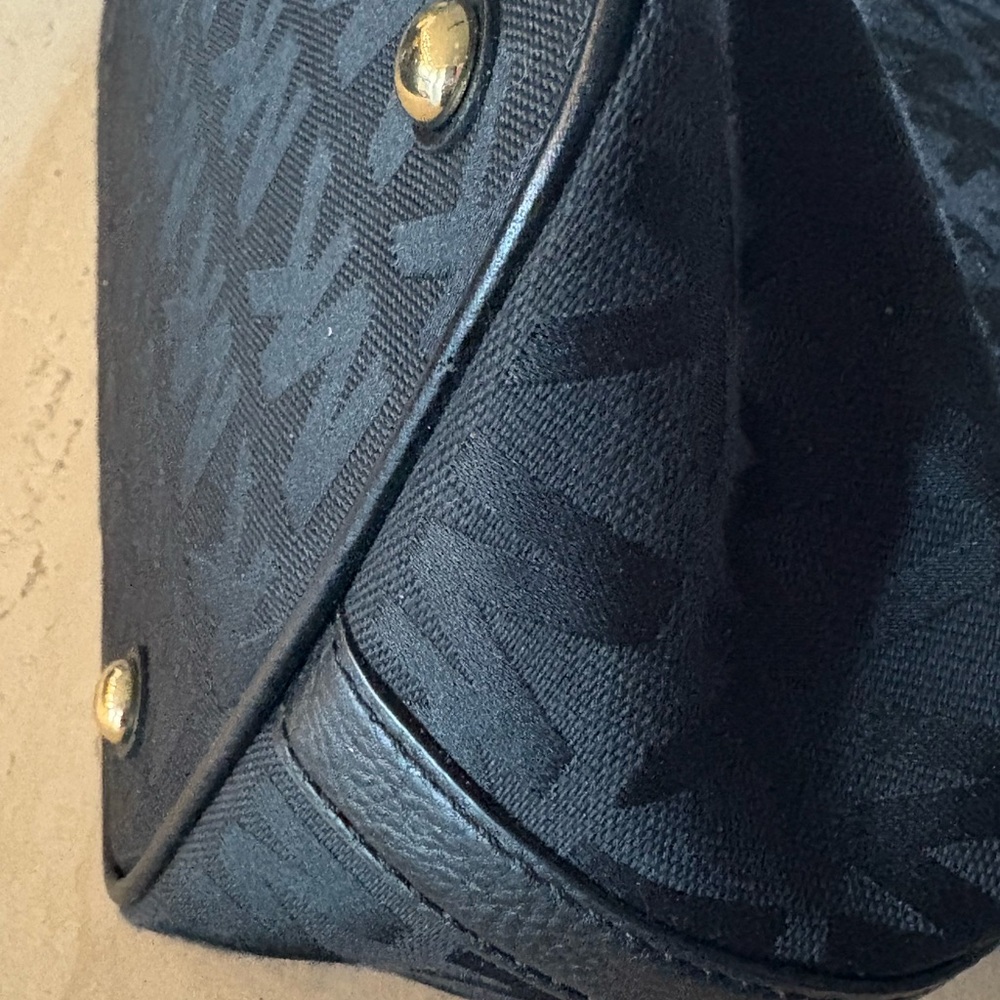 Michael Kors Jet Set Grab Bag Black on Black Logo - Picture 9 of 16